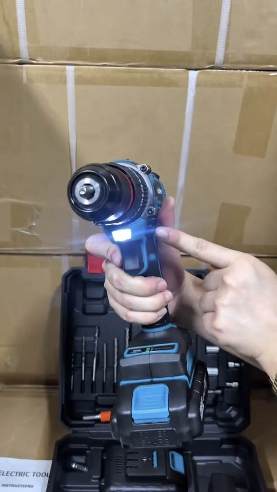 สว่านแบตกระแทก 3 ระบบ บัสเลส หัวเหล็ก ยี่ห้อ GOLDEN รุ่น 208Vf