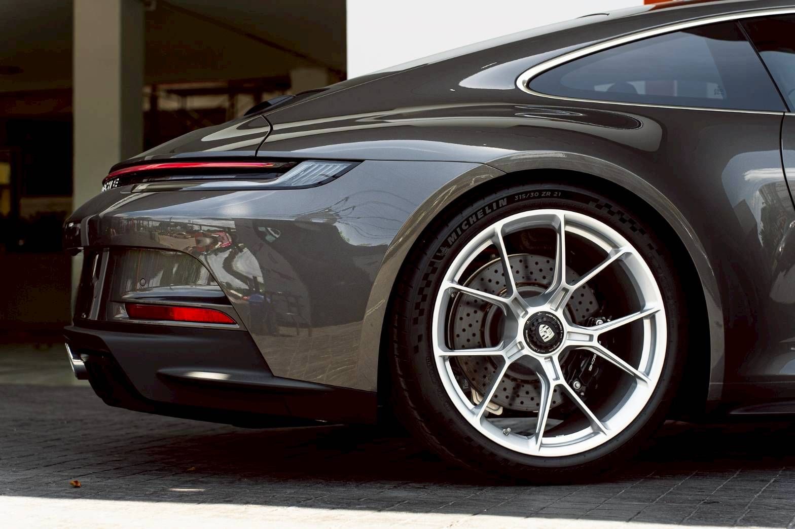 Porsche GT3 4.0 992 coupe MT (ป้ายแดง) ปี 2025