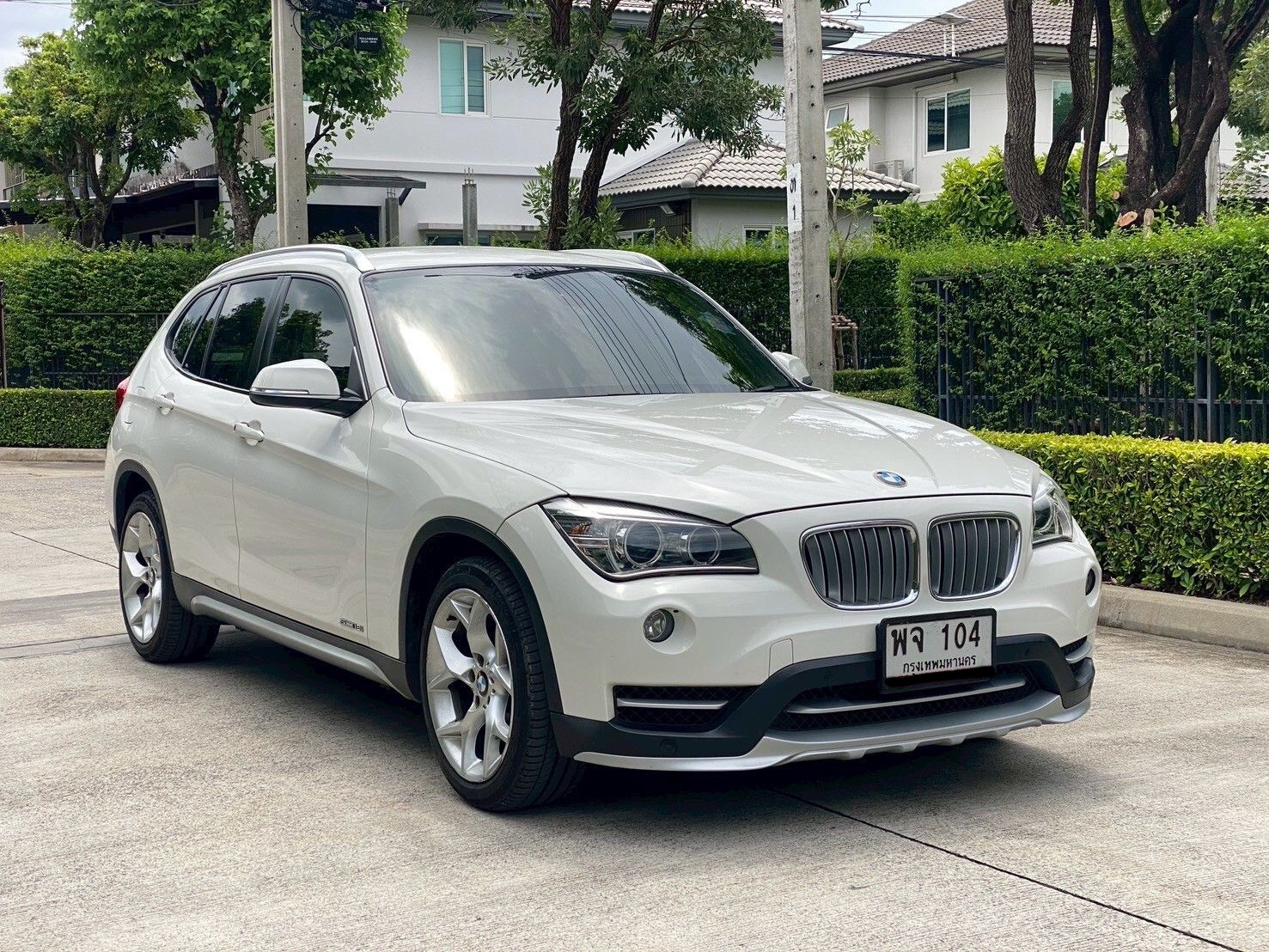 BMW X1 sDrive18i xLine สีขาว ปี 2016