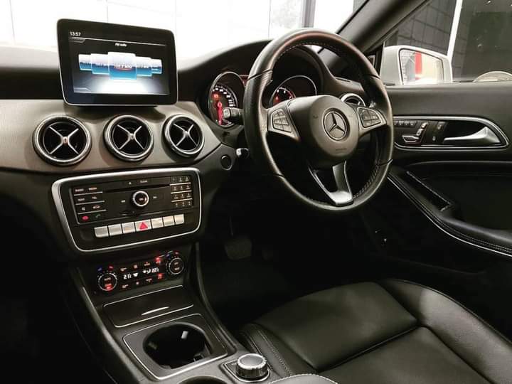 Mercedes Benz CLA200 URBAN 1.6 เทอร์โบ ปี 2017