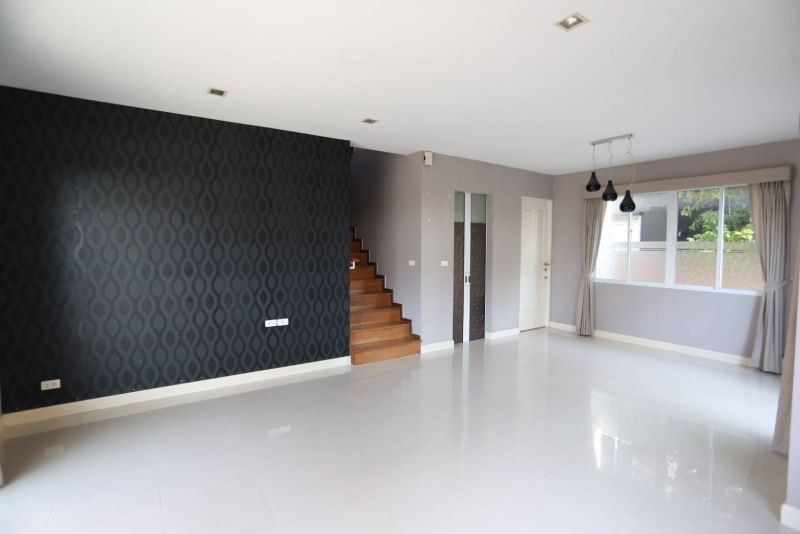 ให้เช่าบ้านเดี่ยว ติดถนนเส้น 345 ใกล้ รร.สารสาสท์ ราชพฤกษ์