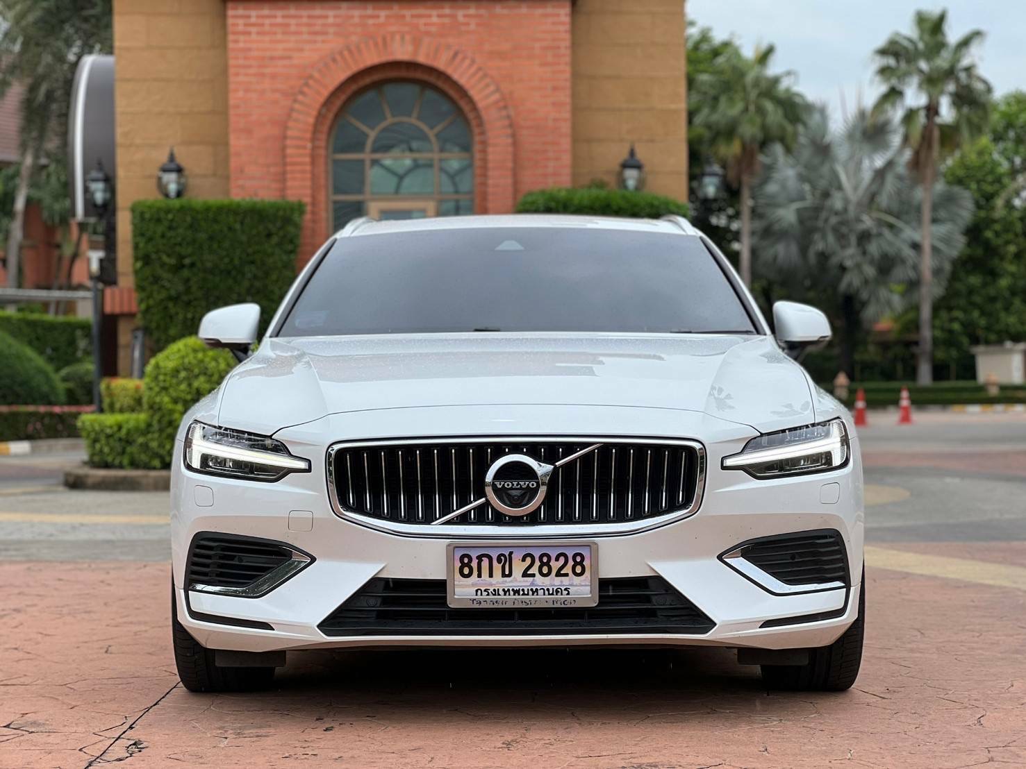VOLVO V60 2.0 T8 Recharge AWD Inscription ปี 2020