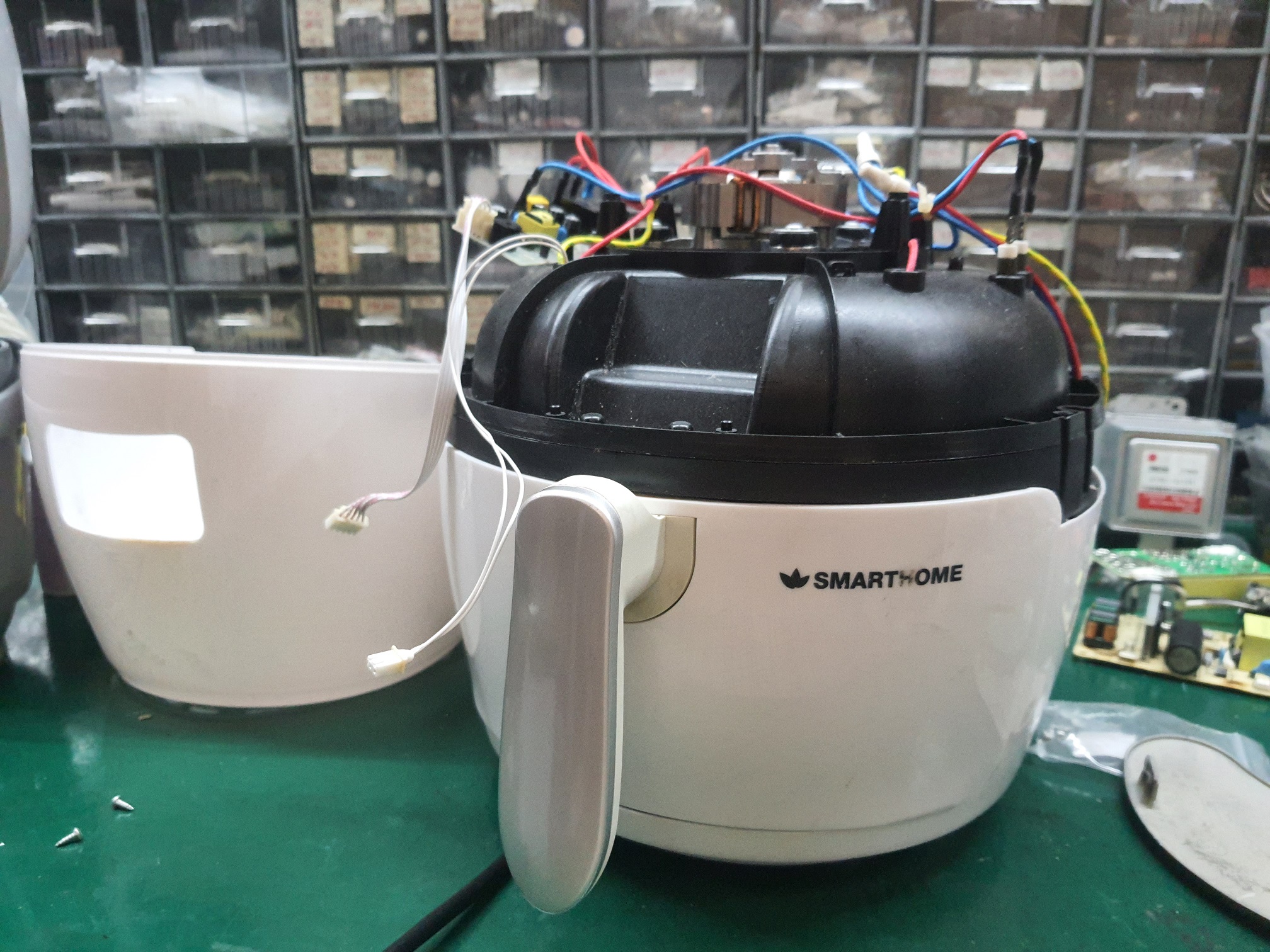ซ่อมหม้อทอดไร้น้ำมัน ยี่ห้อ SMARTHOME รุ่น MV-021 อาการเปิดไม่ติดเครื่องไม่ทำงาน