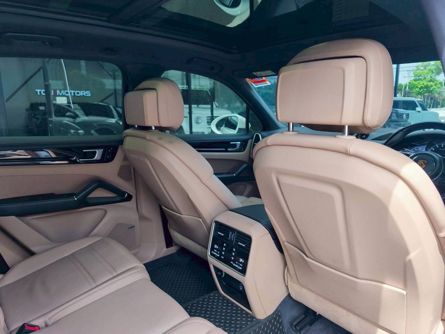 PORSCHE CAYENNE 3.0 E-HYBIRD ปี 2023