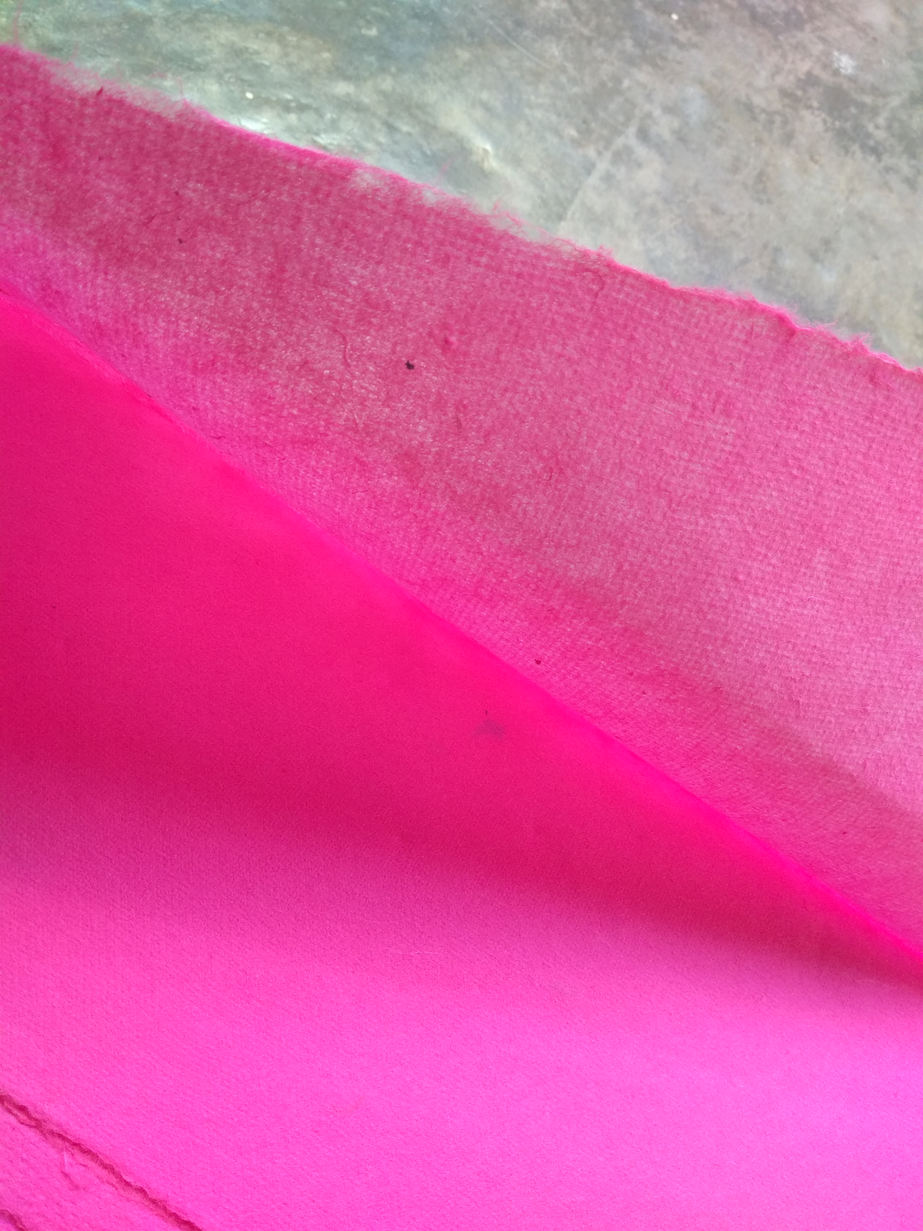 กระดาษสา บาง แบบเรียบ งานทำมือ ขายเป็นปึก 1 ปึก ต่อ1 สี 50 แผ่น แผ่นละ 5บ . เลือกสีทักไลน์