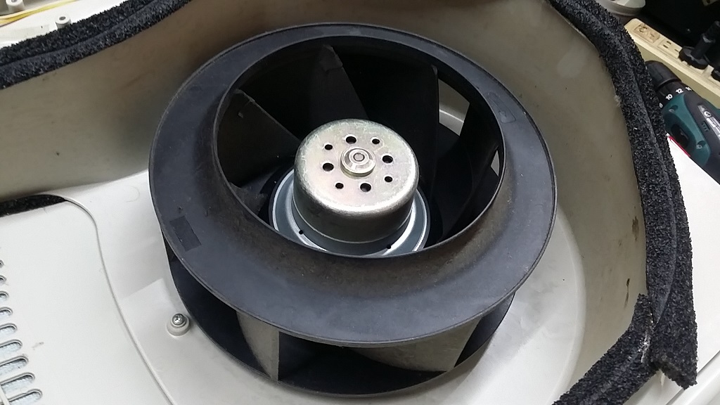 ซ่อมเครื่องฟอกอากาศ ยี่ห้อ AMWAY รุ่น 101076TH อาการไฟเข้าแต่ปุ่มต่างๆไม่ทำงาน