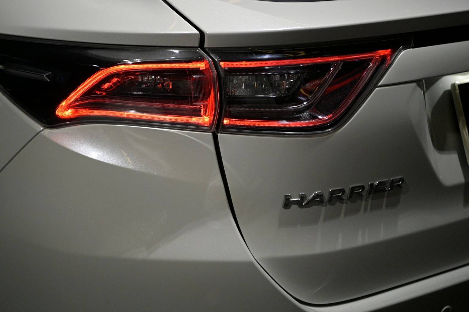 TOYOTA HARRIER 2.0 เบนซิน ปี 2014