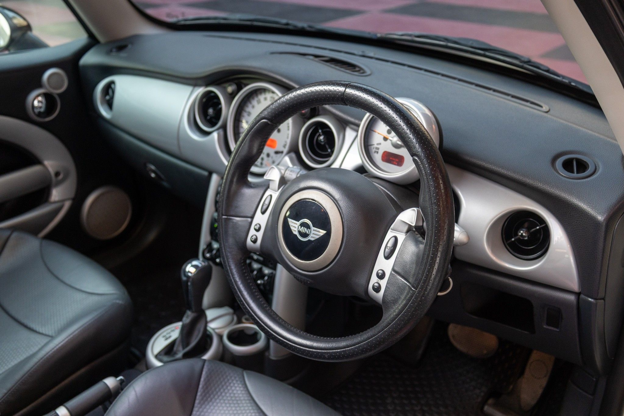 Mini Cooper R50 Look2 ปี2005