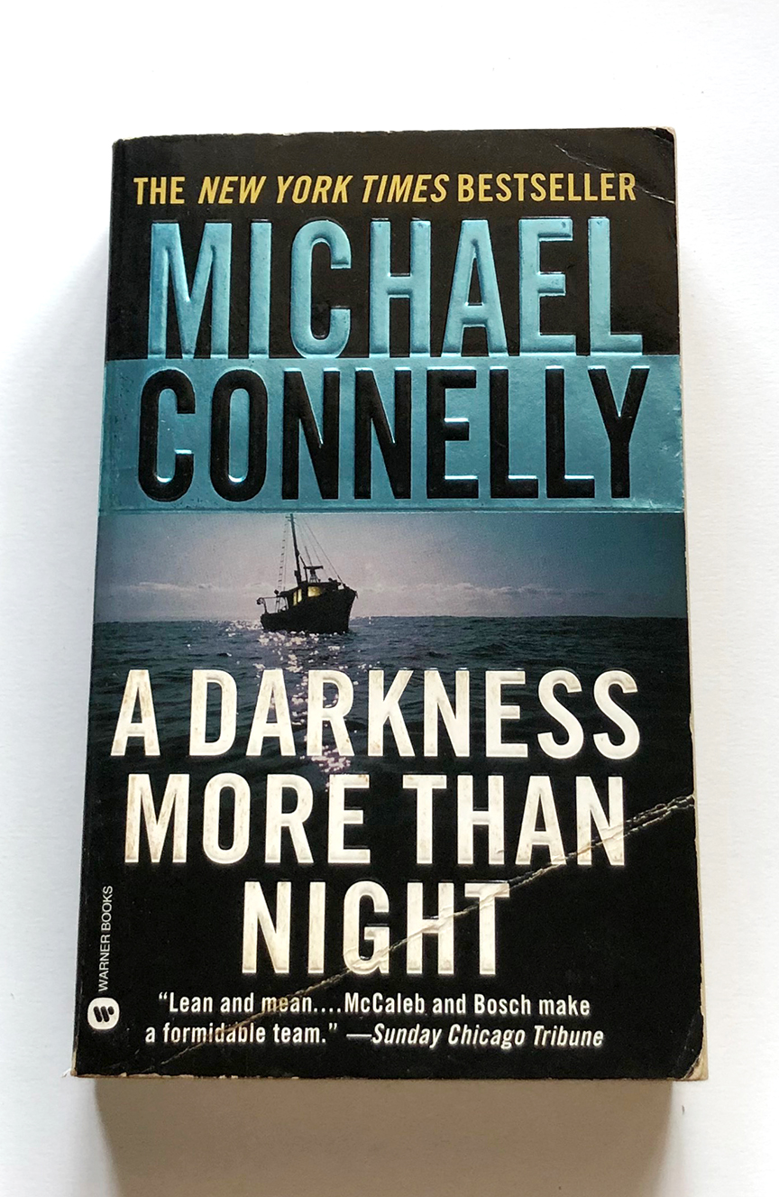 A Darkness More Than Night by Michael Connelly (ภาษาอังกฤษ)