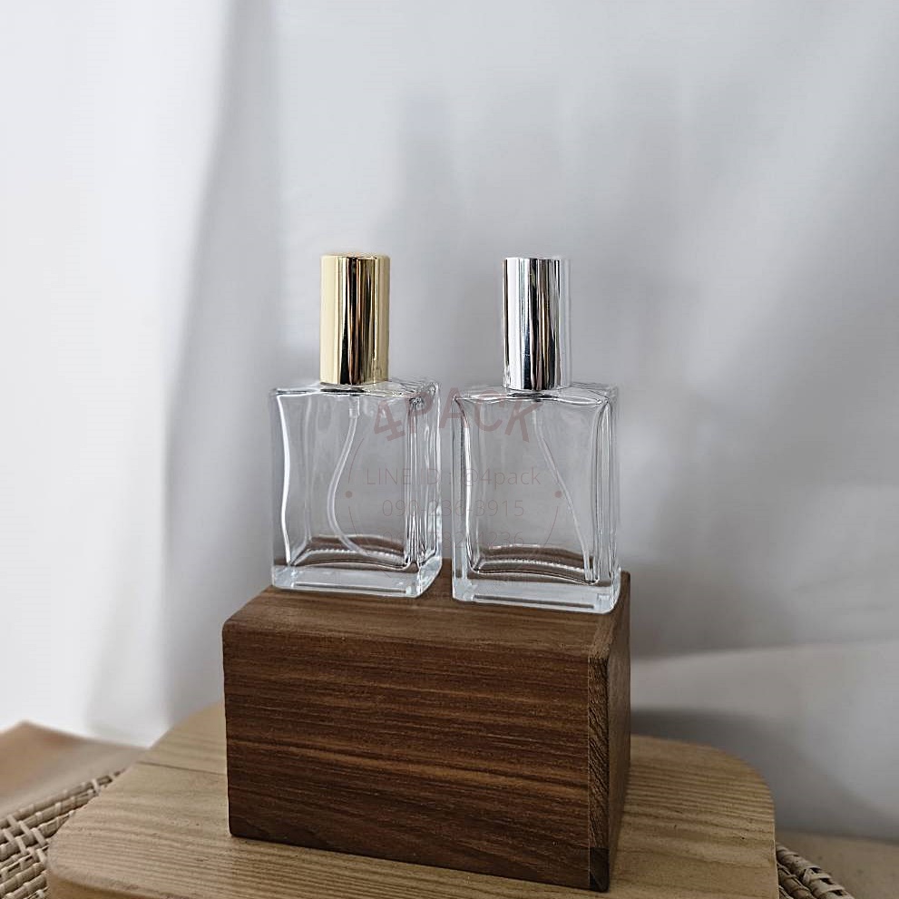 (กล่องละ 120ใบ)ขวดแก้ว50ml ทรงแบน +ฝาสเปรย์ เงิน/ทอง/ดำ