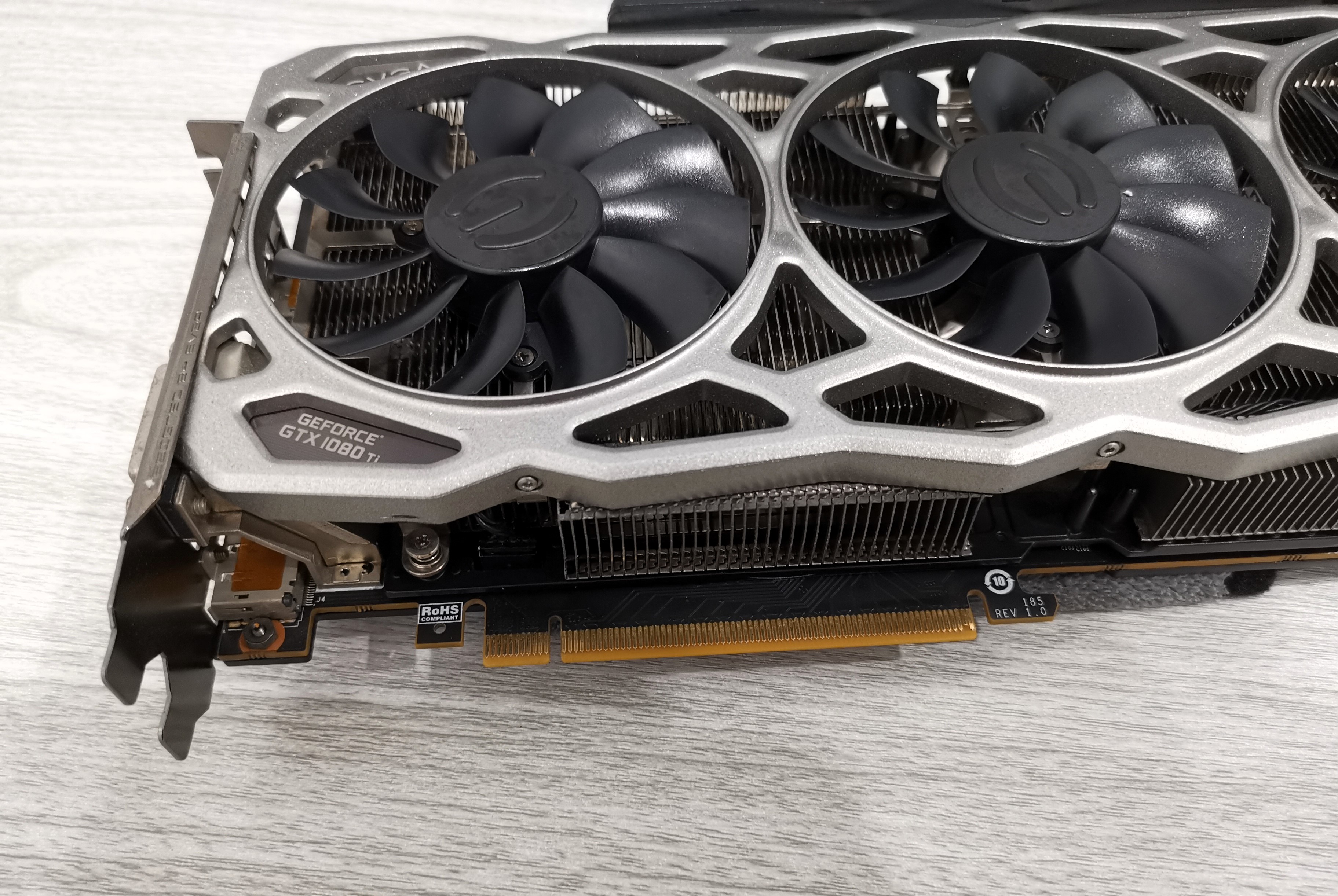 EVGA GTX 1080 Ti 11GB GDDR5X 352Bit