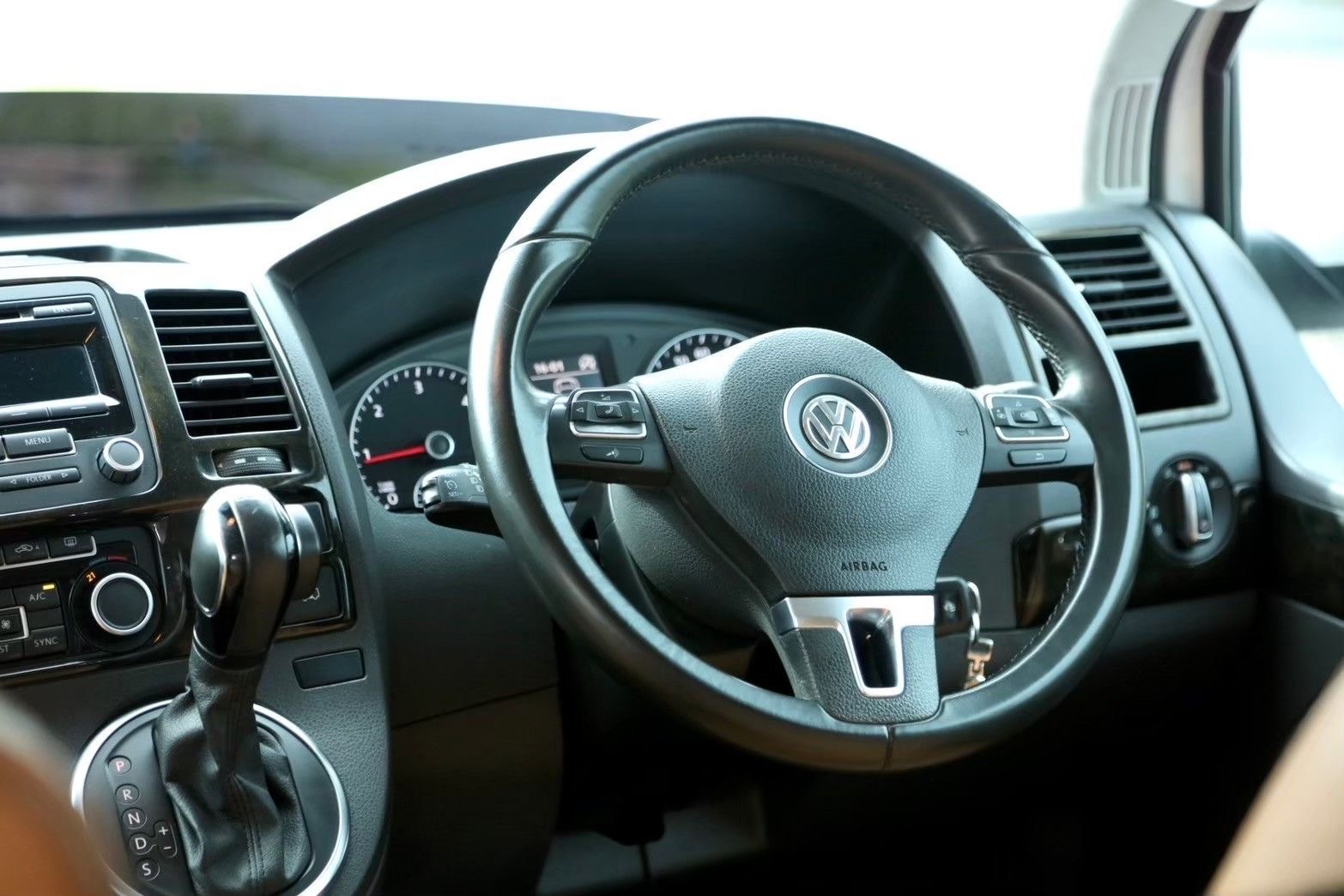 Volk Caravelle 2.0 TDI ปี 2013