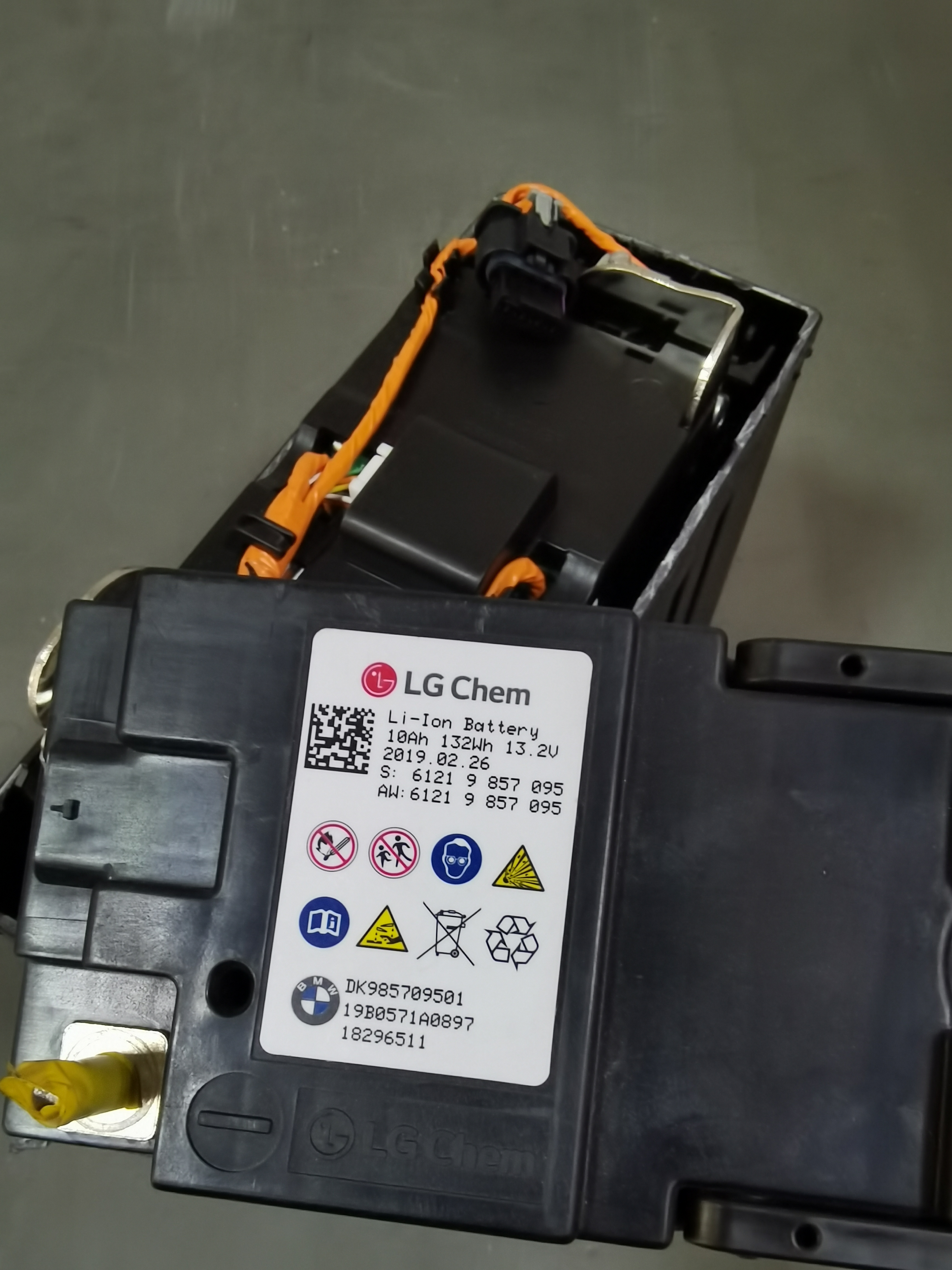 BMW 12v LTO from LG 6s 10ah