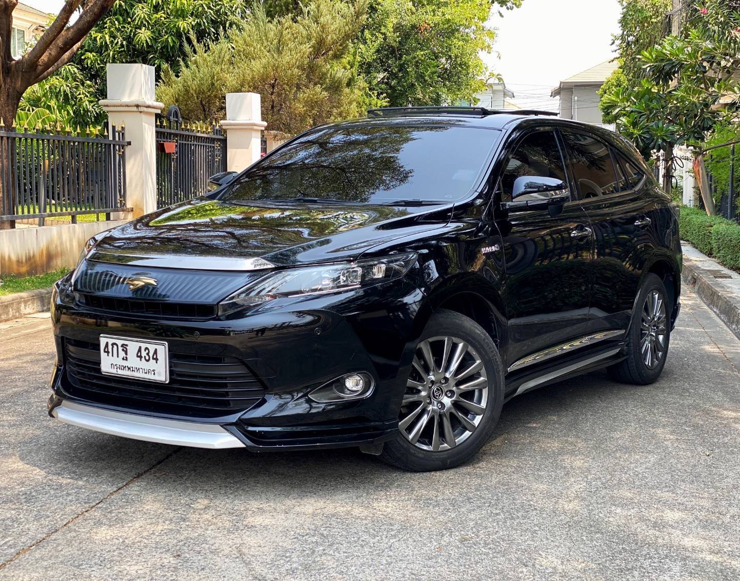 Toyota Harrier 2.5 HV Hybrids Premium Package ปี 2014