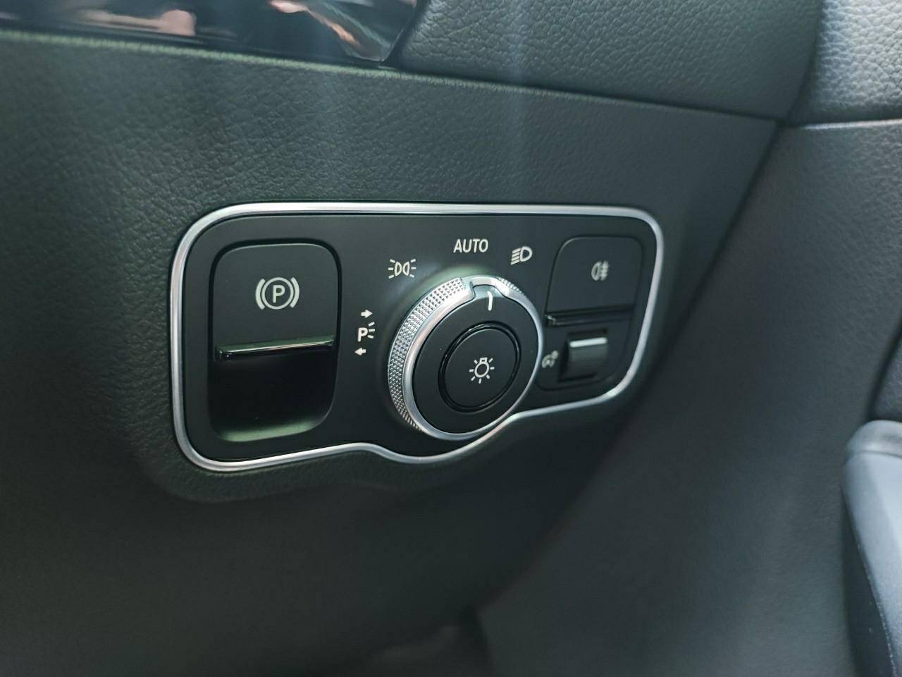 MERCEDES BENZ GLA 200 Progressive ปี2022