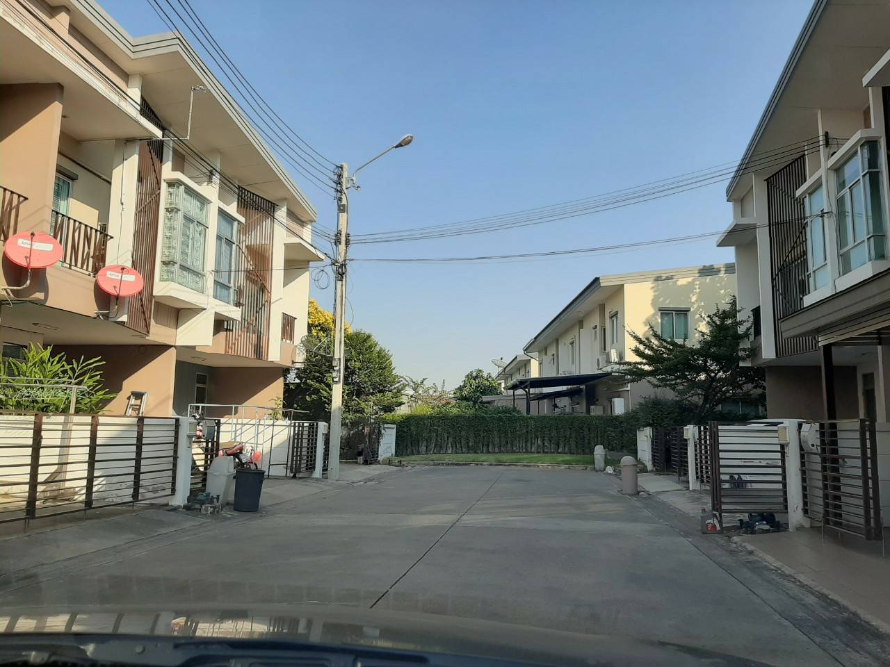 ให้เช่าบ้าน หลังมุม ใกล้ โรงเรียนพระหฤทัย นนทบุรี