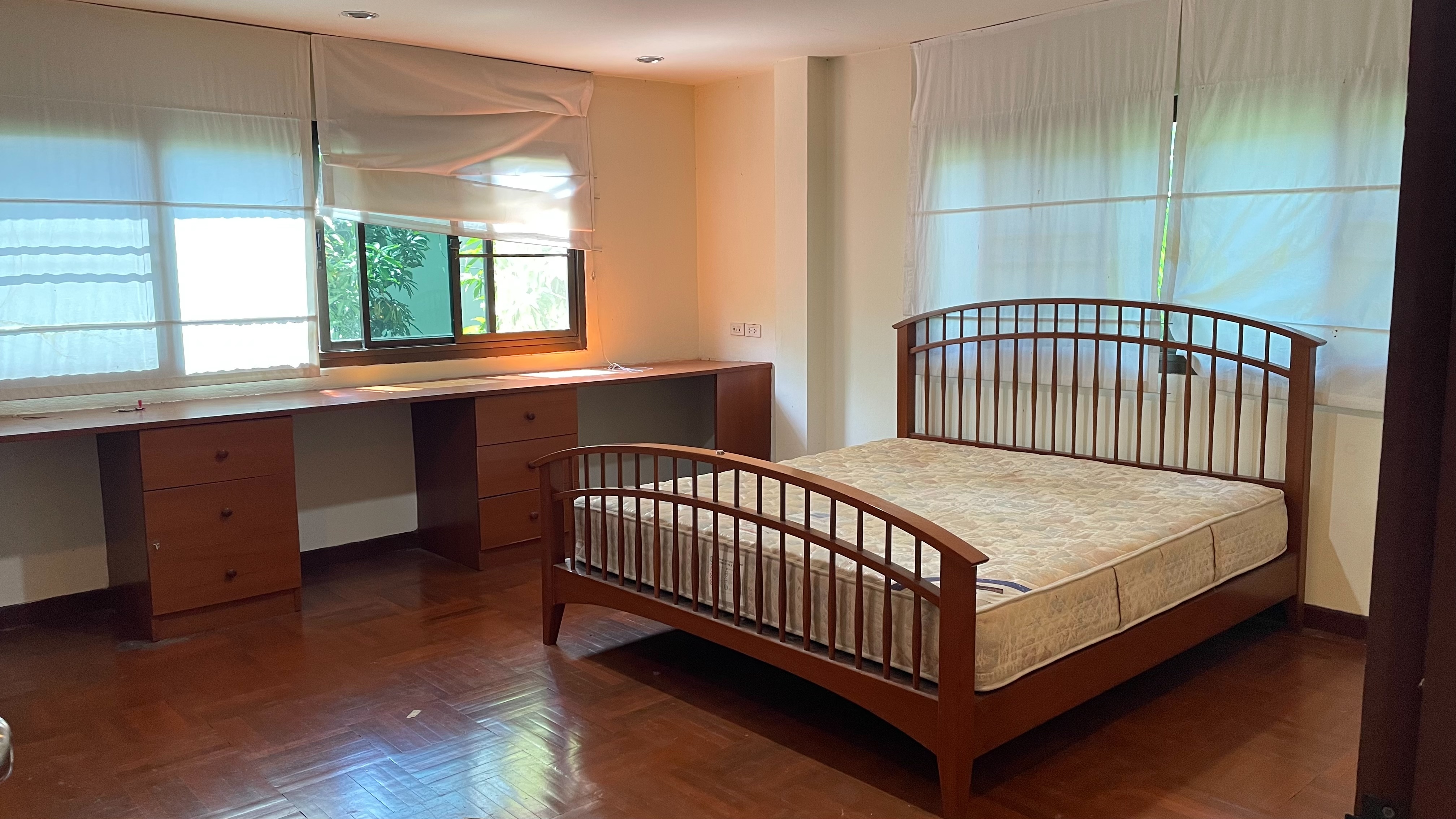 ให้เช่า บ้านเดี่ยว 4 ชั้น แจ้งวัฒนะ 28 เหมาะพักอาศัย และทำธุรกิจ ( ซอยข้าง Central แจ้งวัฒนะ )