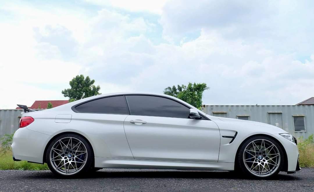 BMW F82 M4 Coupe ปี 2017