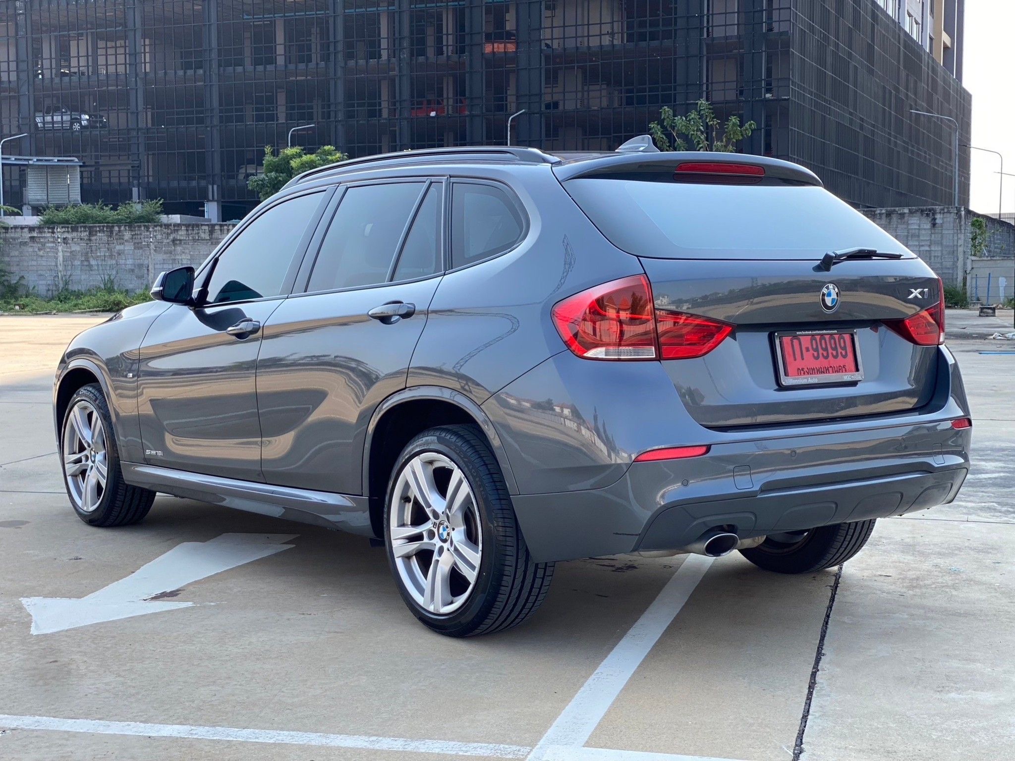 Bmw X1 sDrive18i M Sport ปี 2015 สี เทา