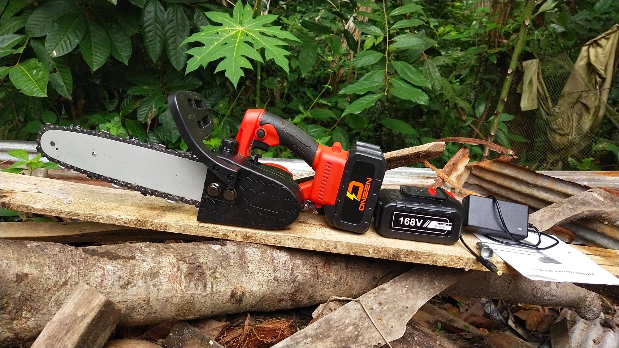 เลื่อยโซ่แบต ยี่ห้อ Onsen 168V บาร์ 11นิ้ว 2ก้อน มาพร้อมโซ่ พร้อมใช้ มีถังใส่น้ำมันเลี้ยงโซ่