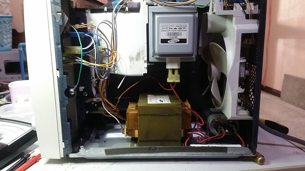 ซ่อมไมโครเวฟ ยี่ห้อ SAMSUNG รุ่น GE107Y อาการไฟเข้าแต่ไม่ร้อน