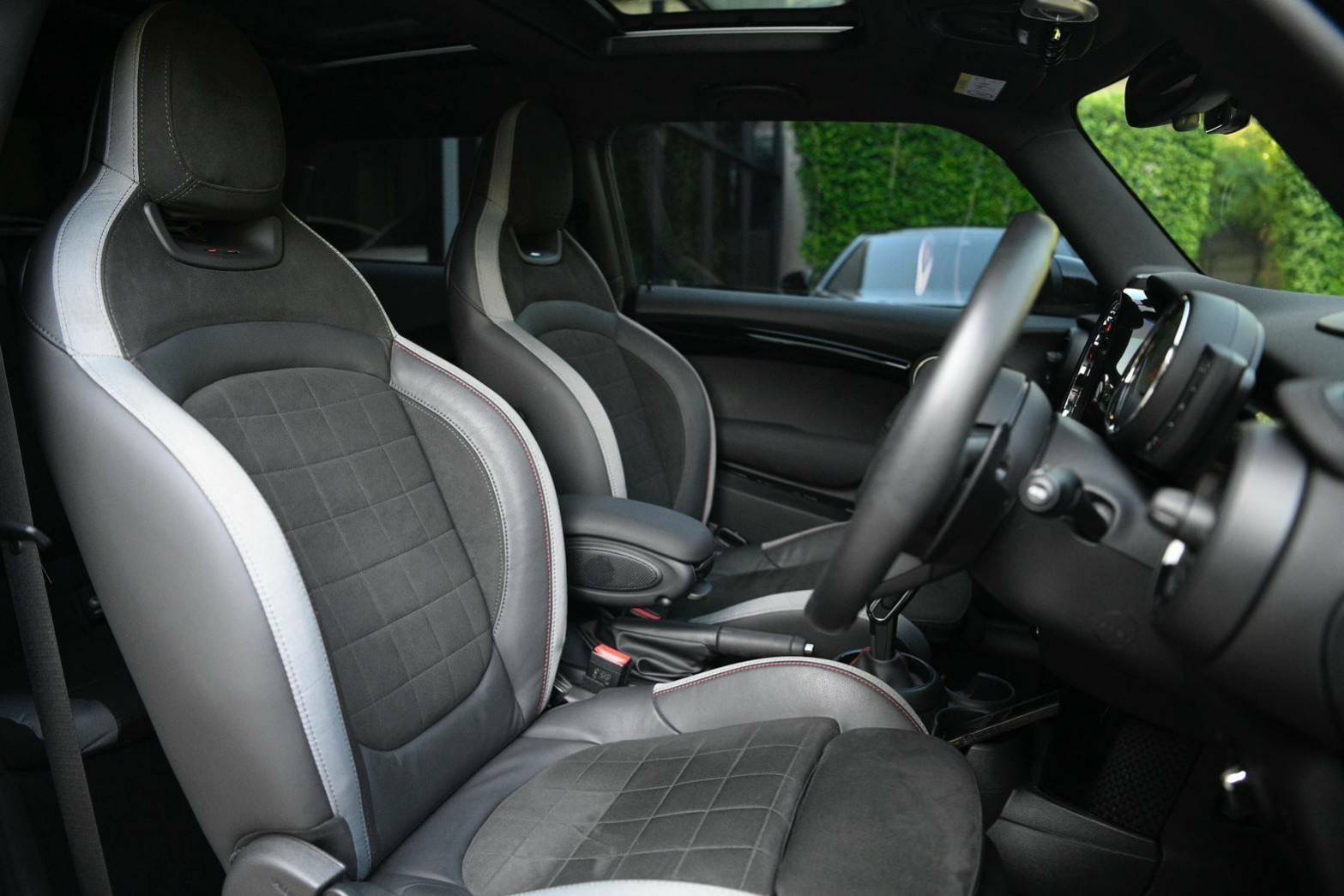 MINI John Cooper Works LCI ปี 2020