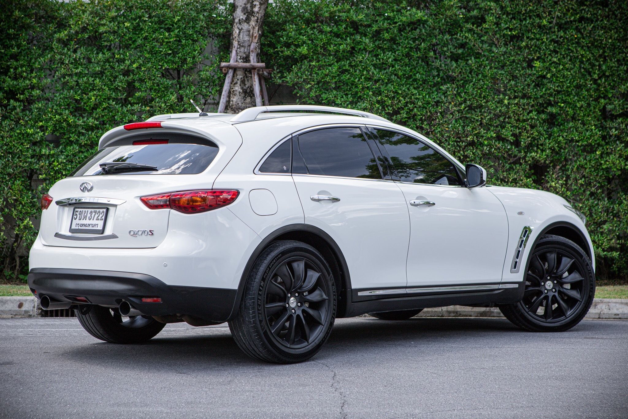 Infiniti FX30d ปี 2015