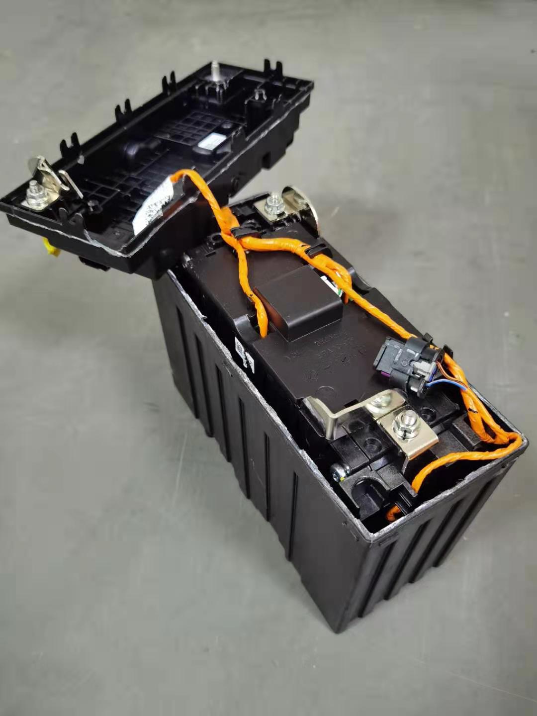 BMW 12v LTO from LG 6s 10ah