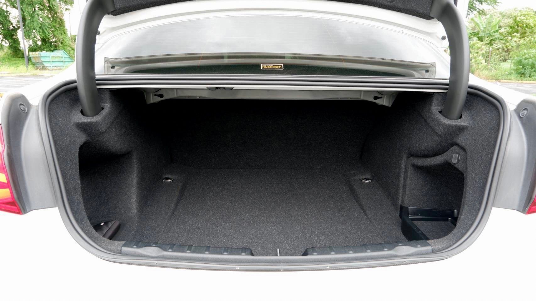 BMW F30 320I LCI Minorchnage ปี 2016