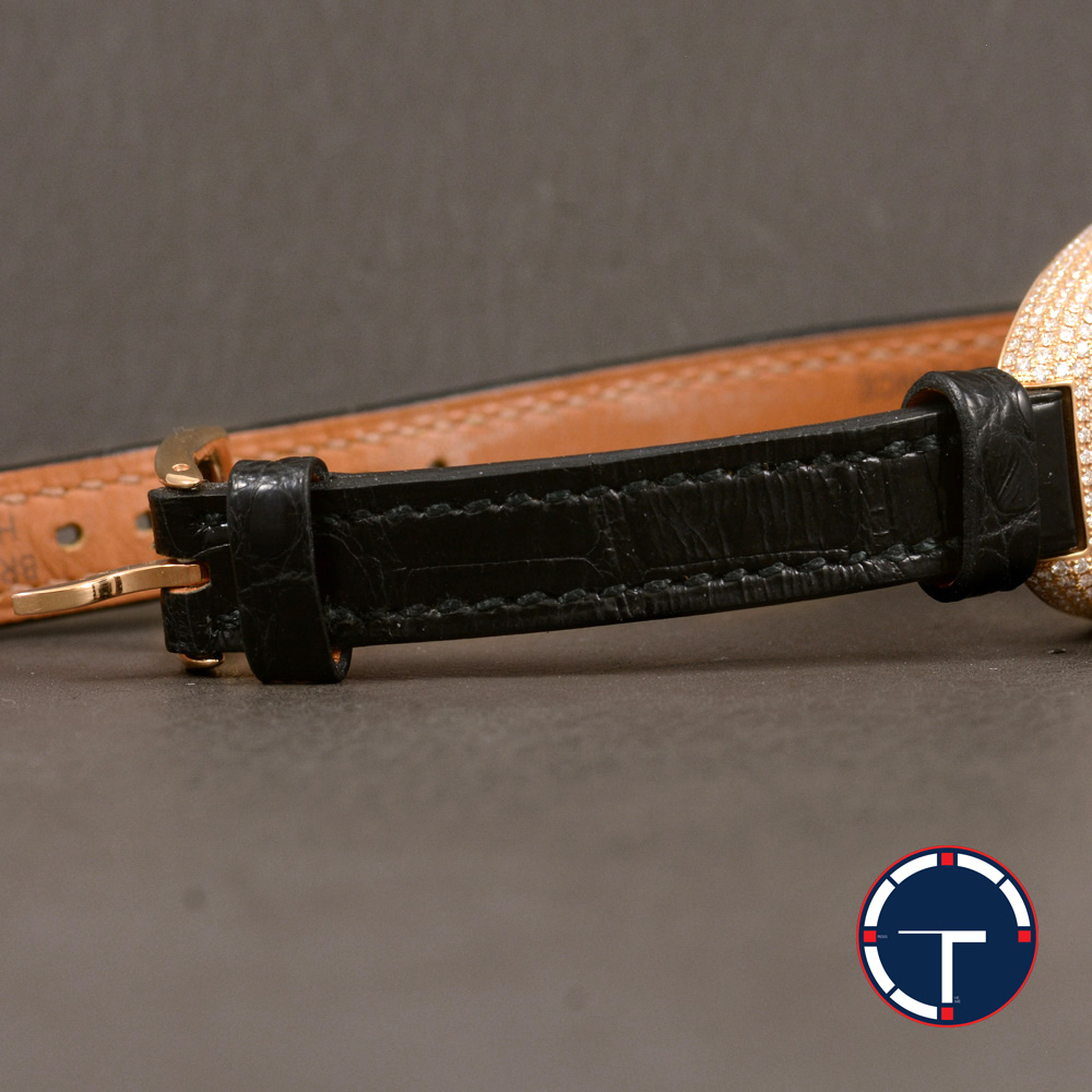 Hermes Galop d'Hermès หน้าปัดหินOnyx ตัวเรือนทองชมพู ฝั่งเพชรหน้าปัด72เม็ด รอบตัวเรือน412เม็ด สายหนังจระเข้Hermes หัวเข็มขัดแท้ มีกล่อง Quartz ขนาด 40x26 mm