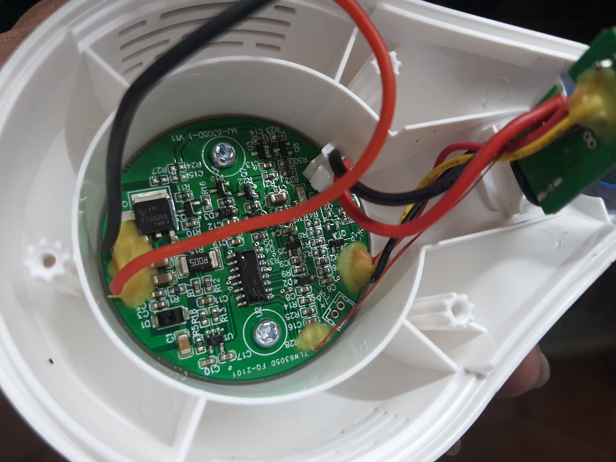 ซ่อมเครื่องเช็ดกระจกไฟฟ้า รุ่น LU-6350SW0 อาการชาร์จไฟไม่เข้า