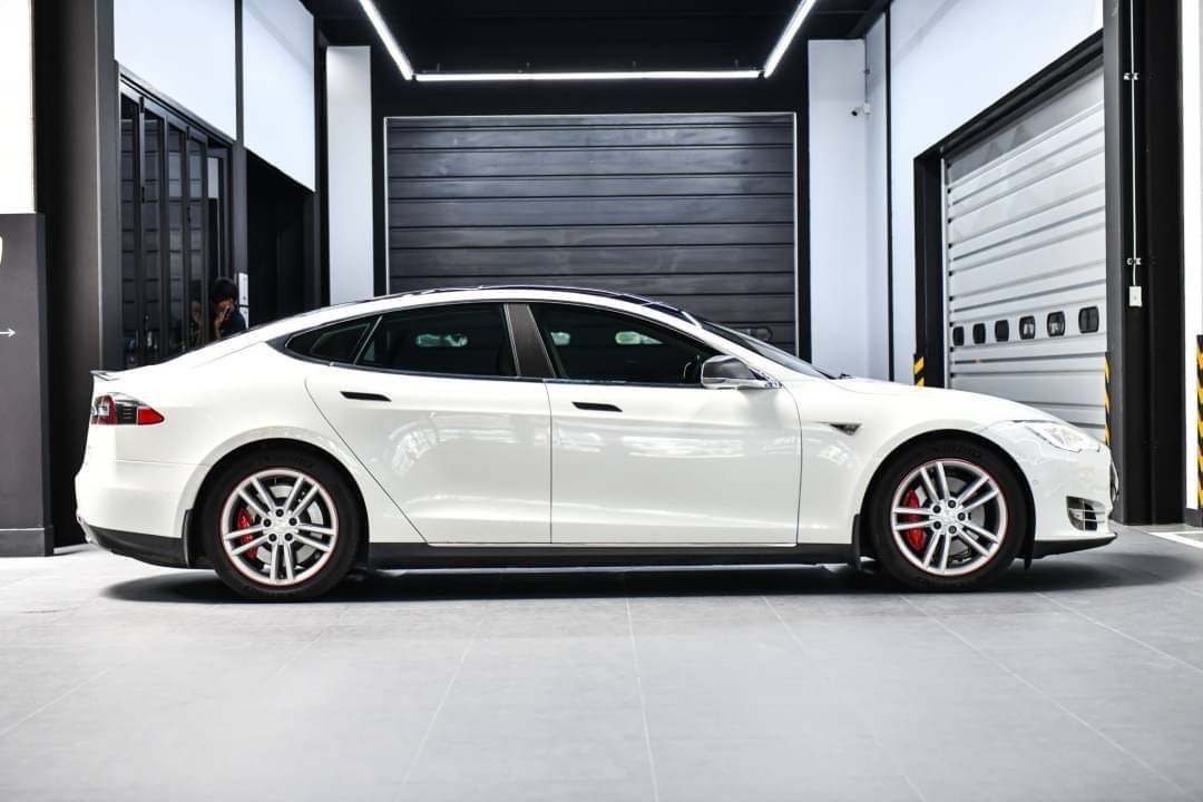 TESLA MODEL S P85D ปี 2015