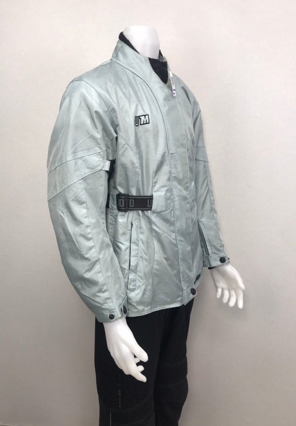 เสื้อขี่มอเตอร์ไซด์( มือสอง) RCT 985 อก 48-50" ยาว 27" ยี่ห้อ **UM**