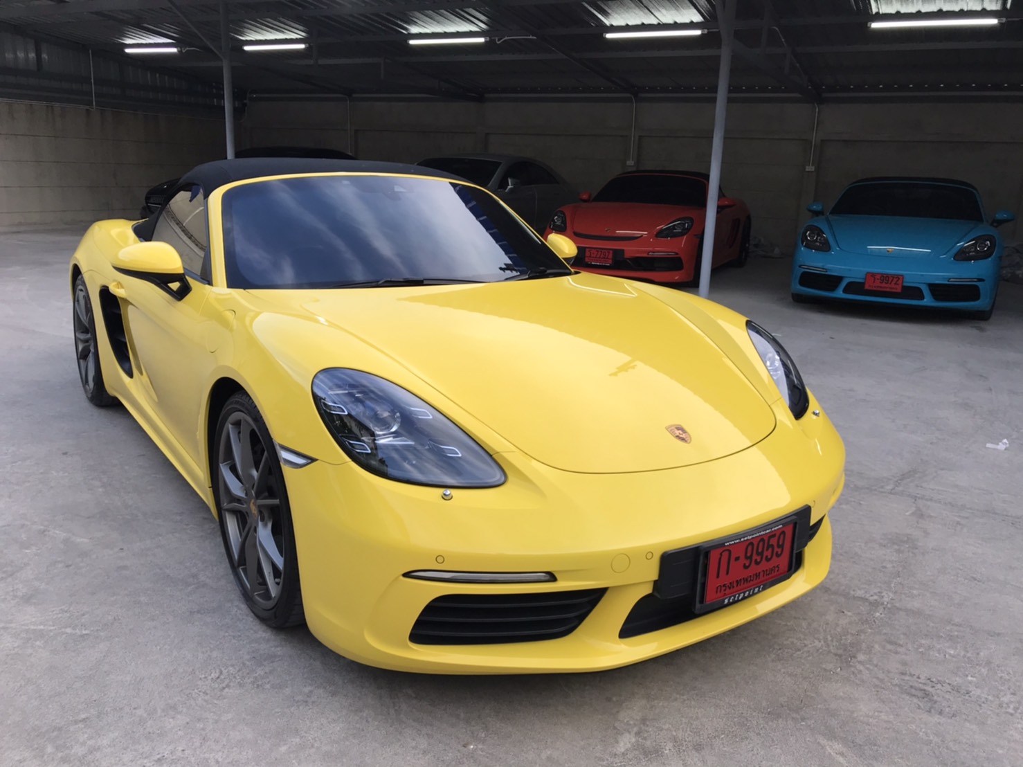 Porsche Boxster 718 ปี 2017