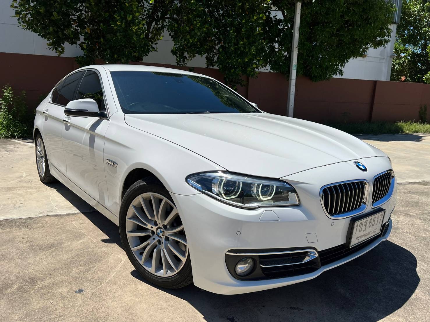 Bmw 528i Luxury สีขาว ปี 2015