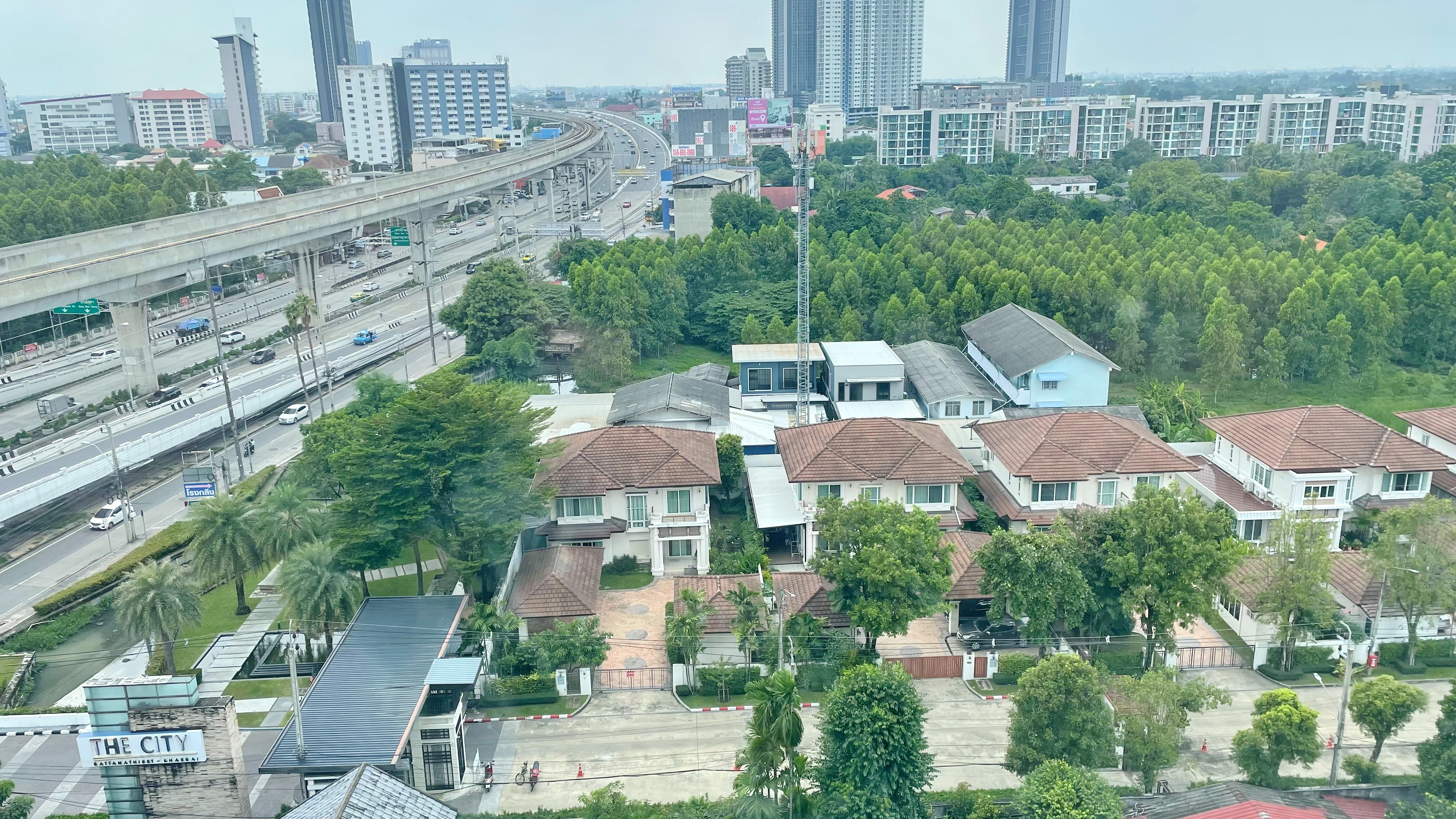 ให้เช่า Aspire 1 รัตนาธิเบศร์ ห้องุมุม2ห้องนอน มีเครื่องซักผ้า ทาสีใหม่