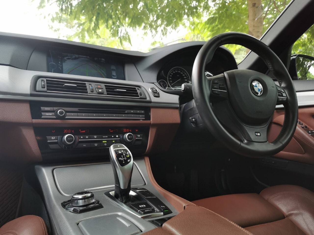 BMW 528I M-SPORT สีขาว ปี 2012
