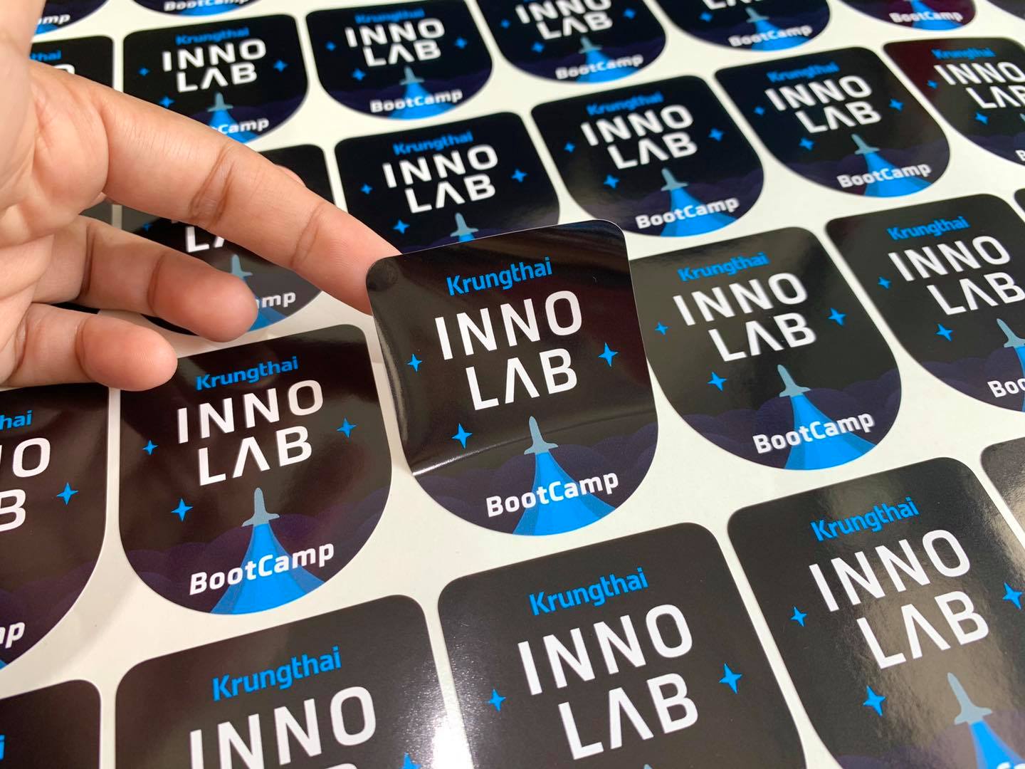 ฉลากสินค้าสติ๊กเกอร์พีวีซี (PVCขาว)