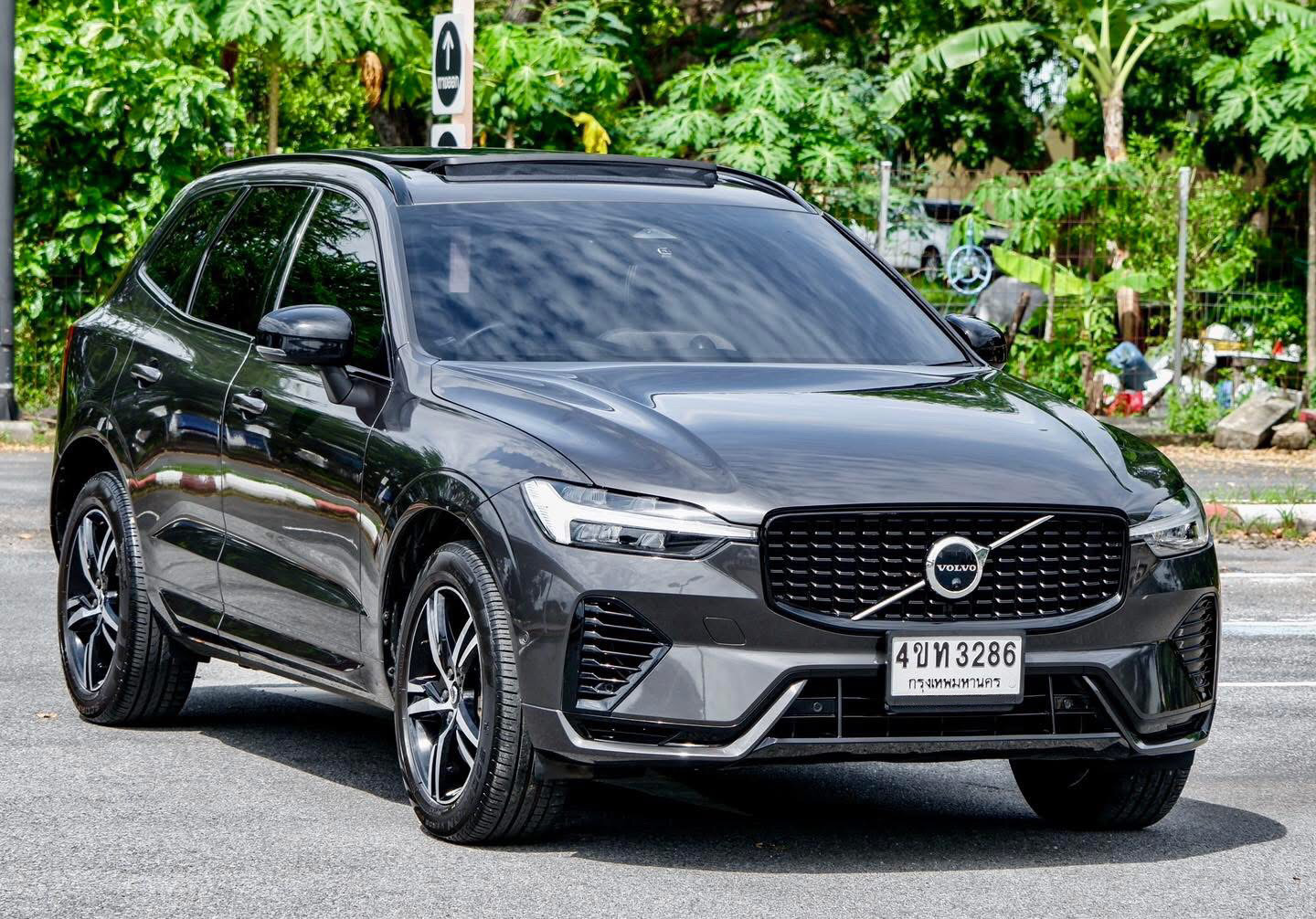 Volvo XC60 Recharge T8 AWD R-Design ปี 2022