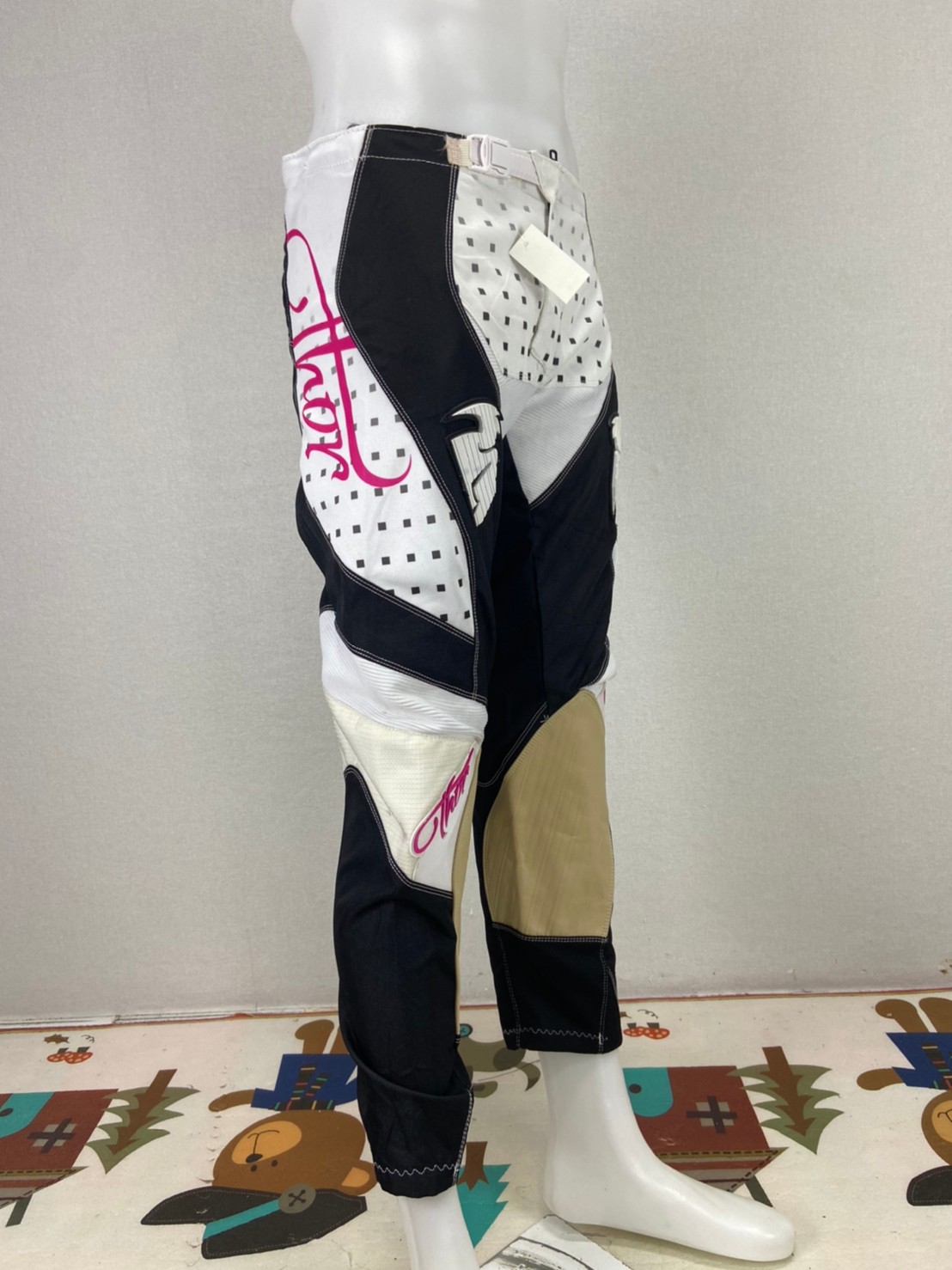 กางเกงขี่มอเตอร์ไซด์ ( มือสอง ) E&A 181: เอว 28" ยาว 24" **THOR