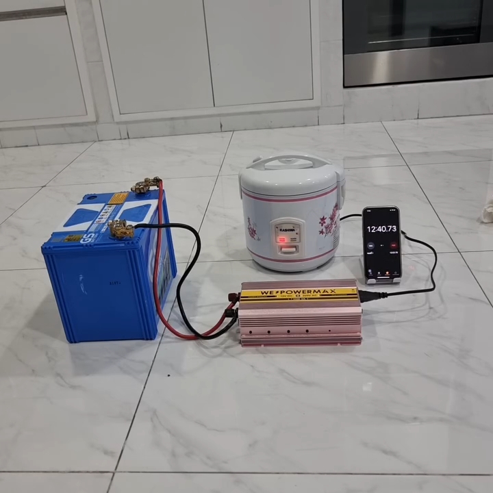 ตัวแปลงไฟ 12V เป็นไฟบ้าน 220V ขนาด 3,000W ยี่ห้อ WE POWER MAX