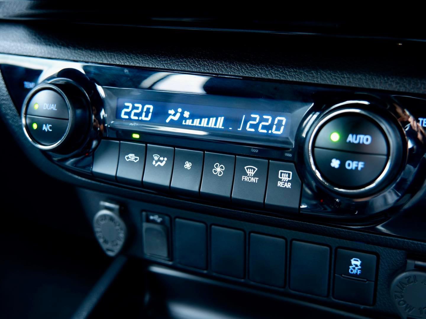 Toyota Revo 2.4 Doublecab Prerunner Rocco ปี 2022 แท้