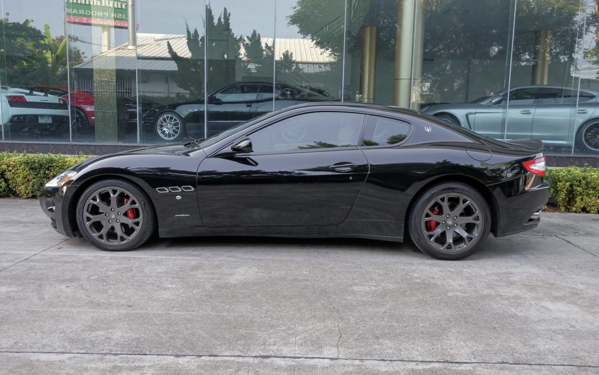 Maserati Granturismo ปี 2011