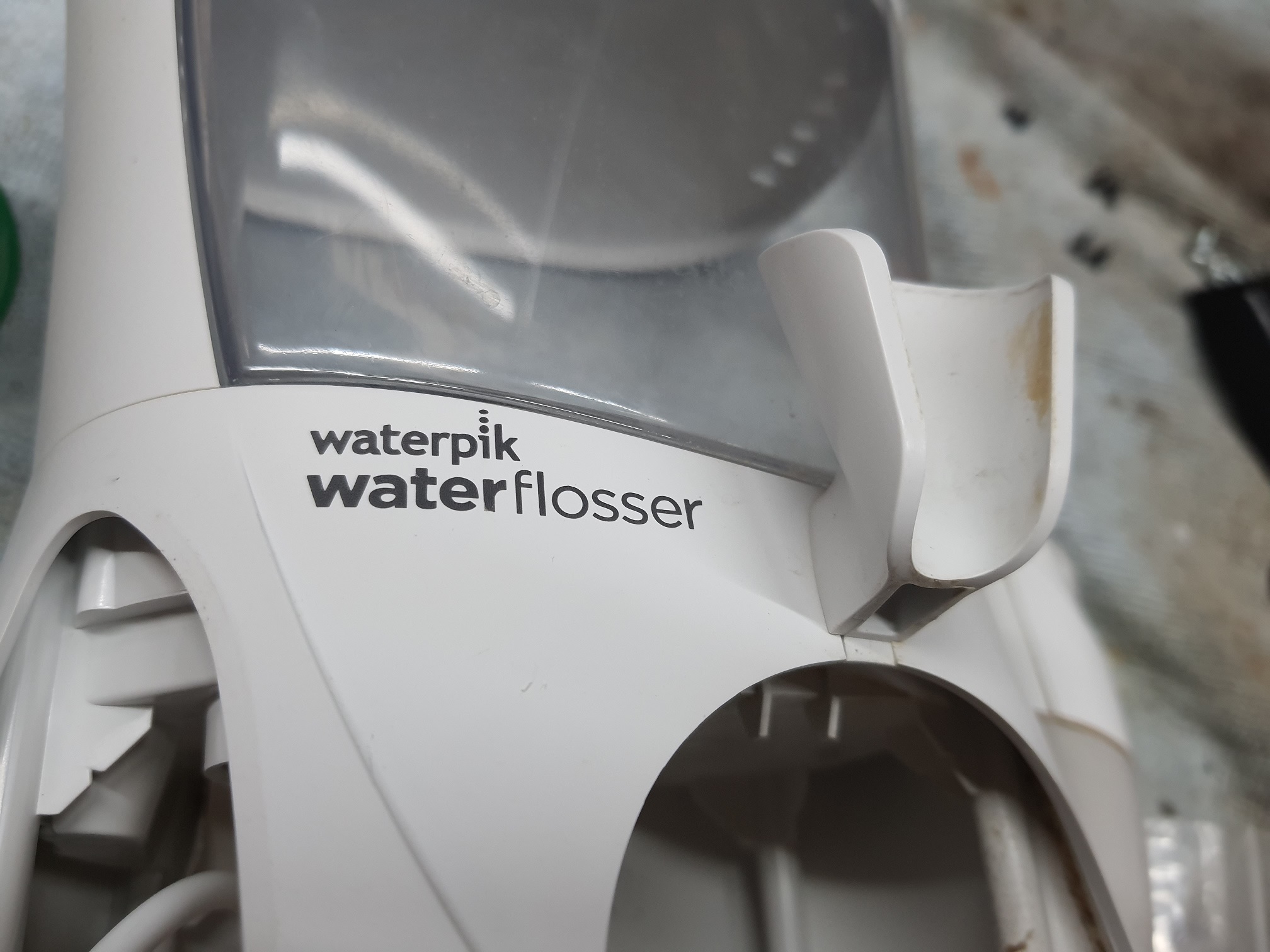 ซ่อมเครื่องทำความสะอาดฟัน ยี่ห้อ WATERPIK รุ่น WP-660C อาการเสียบไฟผิดเครื่องระเบิด