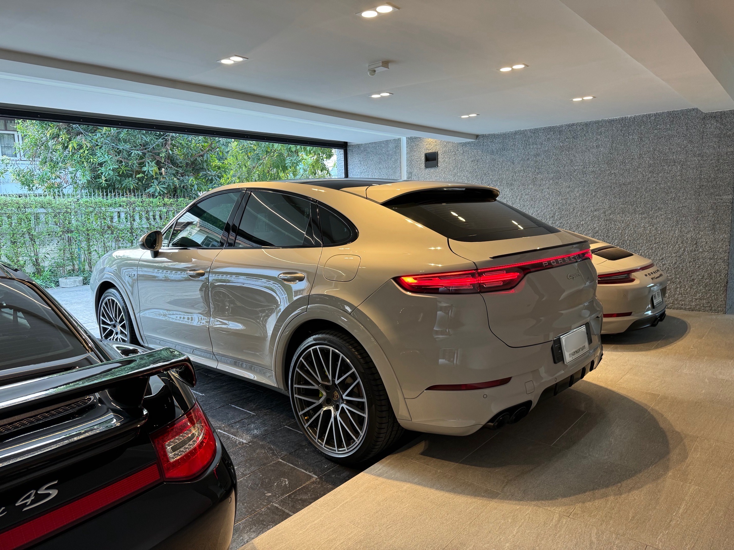 Porsche Cayenne Coupe ปี 2020