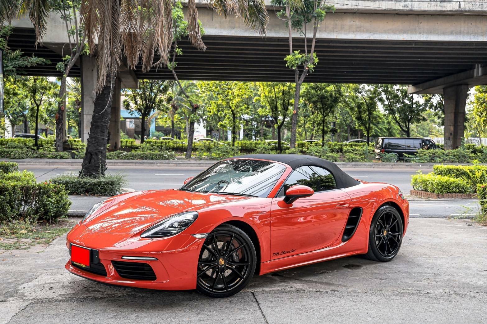 Porsche 718 Boxster สีพิเศษ Lava Orange ปี 2017