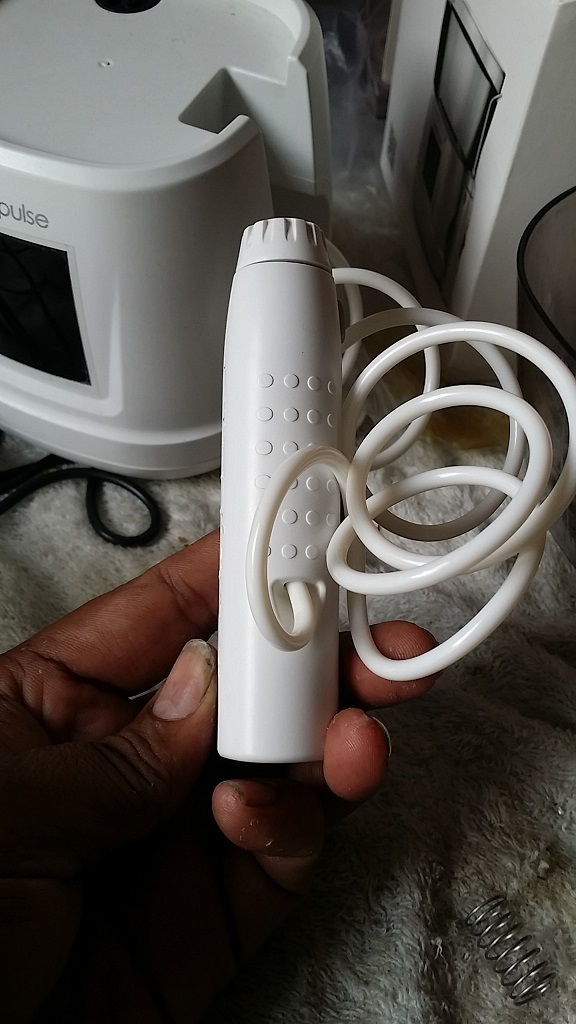 ซ่อมเครื่องทำความสะอาดฟัน ยี่ห้อ WATERPULSE รุ่น V700Plus อาการน้ำไม่ออก