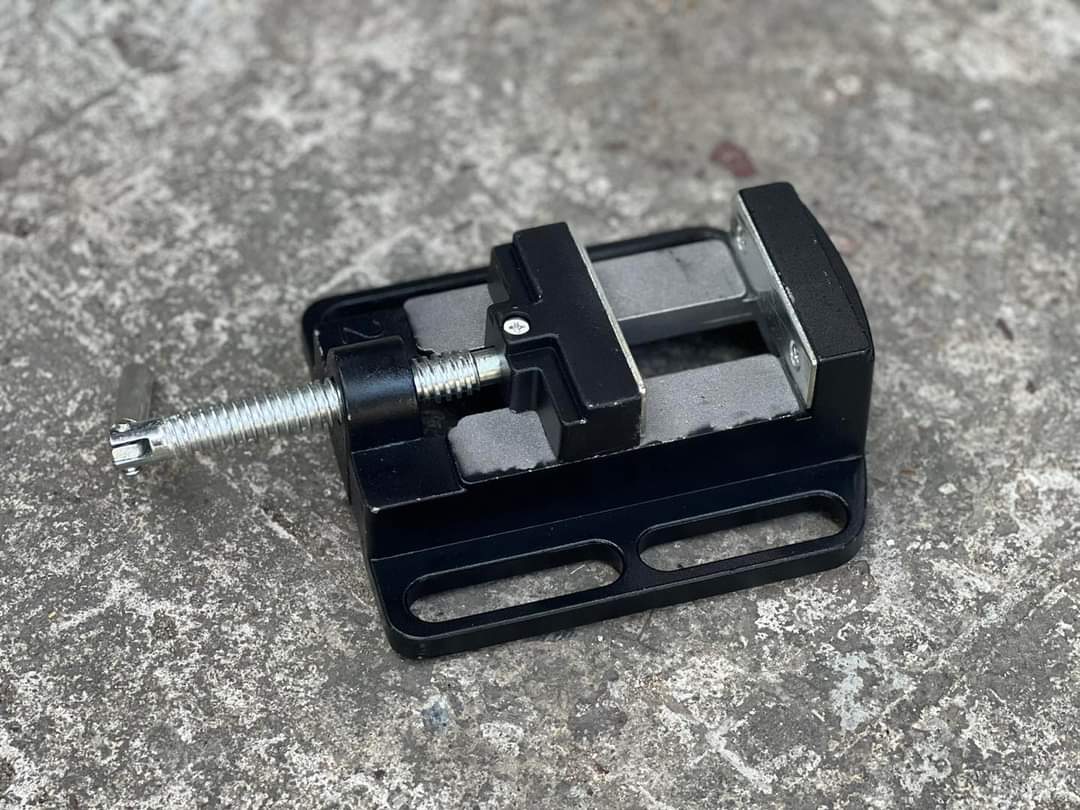 สว่านแท่น 4 หุน ยี่ห้อ OSUKA แถมฟรี ปากกาจับชิ้นงาน 1 ชิ้น