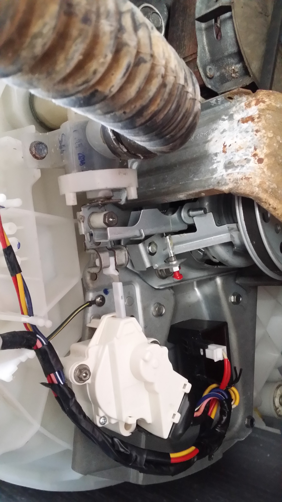 ซ่อมเครื่องซักผ้า ยี่ห้อ LG รุ่น WF-T1255TD อาการน้ำเข้าแต่ไม่ซัก