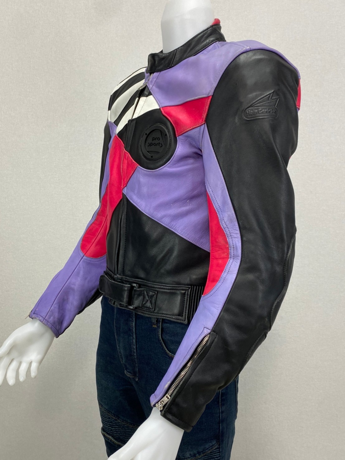 เสื้อการ์ดสำหรับขี่มอเตอร์ไซด์( มือสอง) RCSS 007: อก 40" ยาว 21" ** Hein Gerickc**